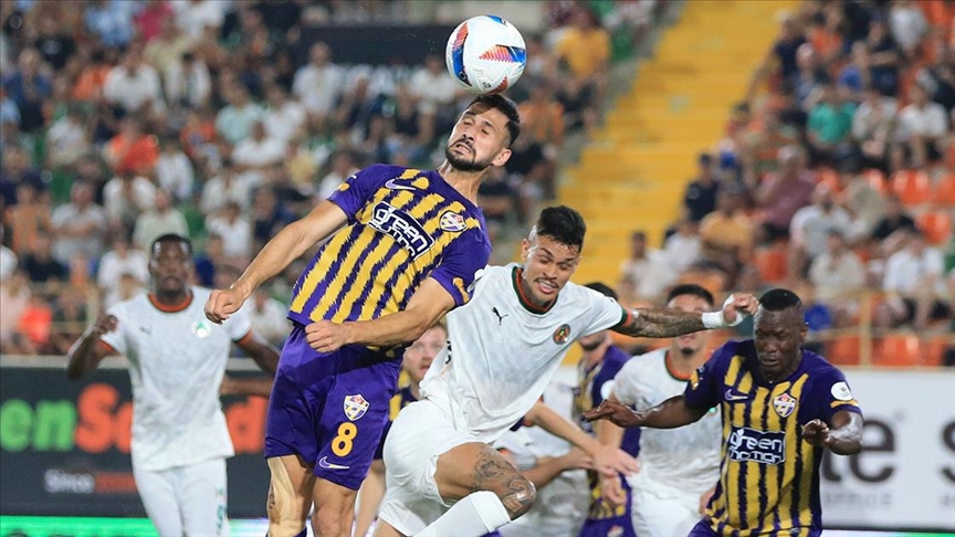 Nhận định soi kèo Eyupspor vs Alanyaspor lúc 23h00 ngày 25/8/2025