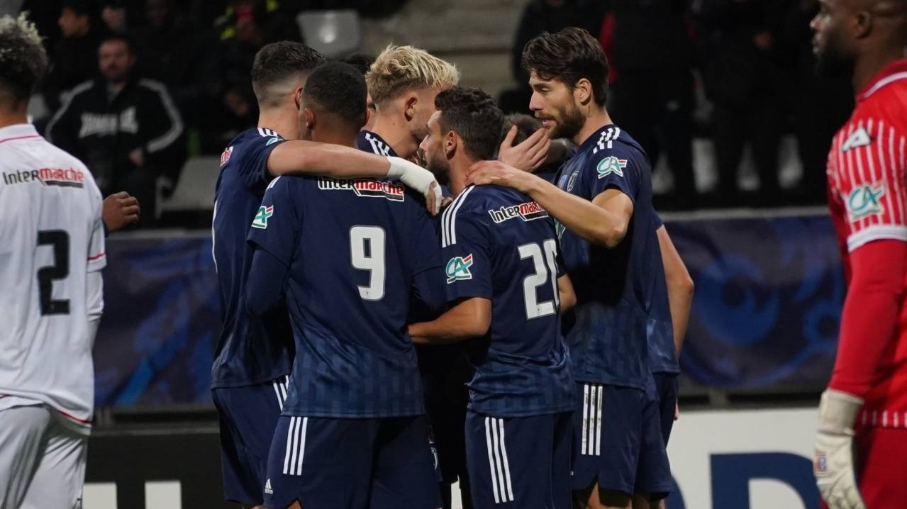 Nhận định soi kèo Paris vs Lorient lúc 01h45 ngày 4/10/2025